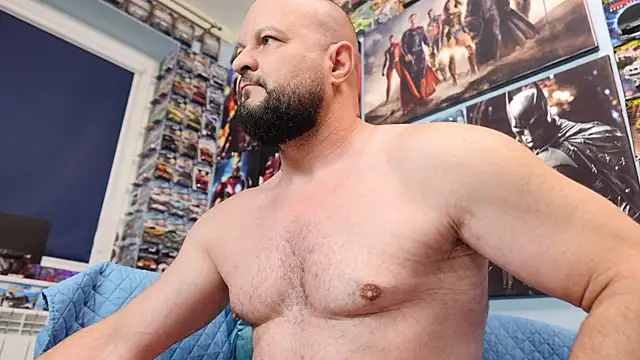 Snapshot of Muscle_Bear chatting on 06-07-26, 04:39 Muscle Bear online show from 06-07-26, 04:39
