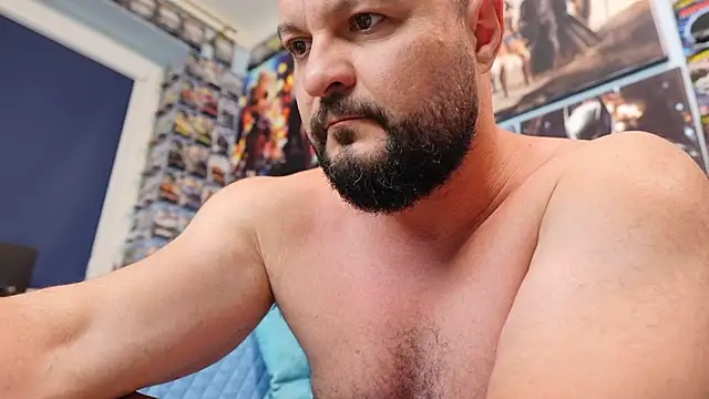 Snapshot of Muscle_Bear chatting on 06-10-26, 12:39 Muscle Bear online show from 06-10-26, 12:39