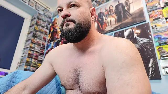 Snapshot of Muscle_Bear chatting on 04-14-26, 06:40 Muscle Bear online show from 04-14-26, 06:40