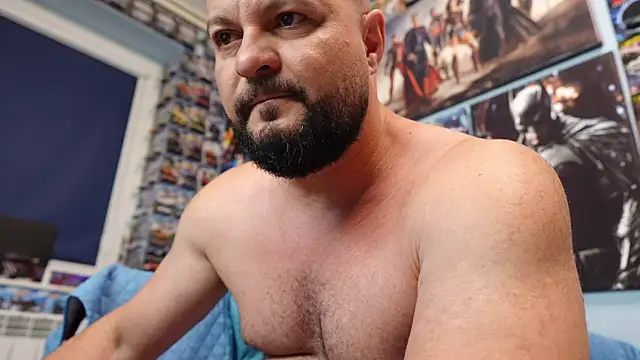 Snapshot of Muscle_Bear chatting on 06-05-26, 04:06 Muscle Bear online show from 06-05-26, 04:06
