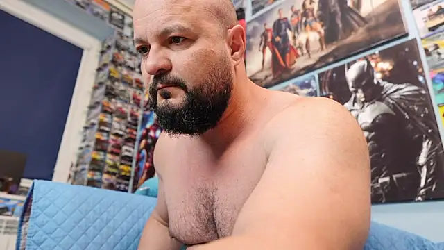 Snapshot of Muscle_Bear chatting on 04-28-26, 02:10 Muscle Bear online show from 04-28-26, 02:10
