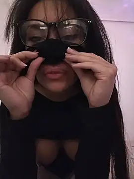 Snapshot of sarahvergen chatting on 02-08-26, 06:49 sarahvergen online show from 02-08-26, 06:49