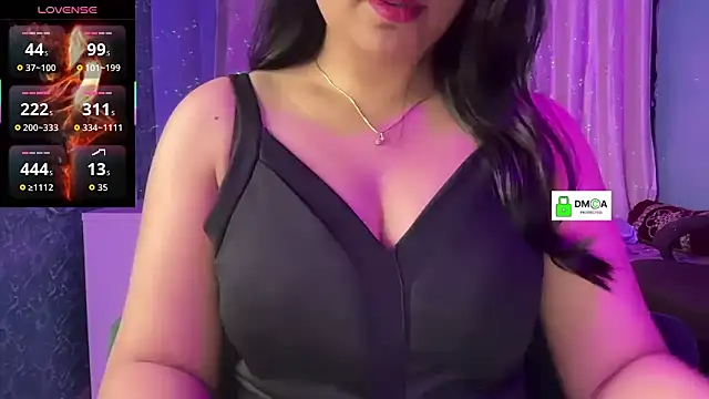 Snapshot of Sizzling__ZAARA chatting on 04-21-26, 05:19 Sizzling ZAARA online show from 04-21-26, 05:19