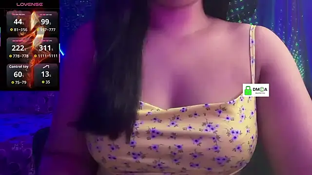Snapshot of Sizzling__ZAARA chatting on 04-18-26, 07:51 Sizzling ZAARA online show from 04-18-26, 07:51