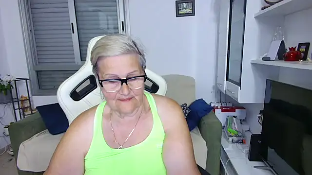 Snapshot of Selenna57 chatting on 05-15-26, 09:57 Selenna57 online show from 05-15-26, 09:57