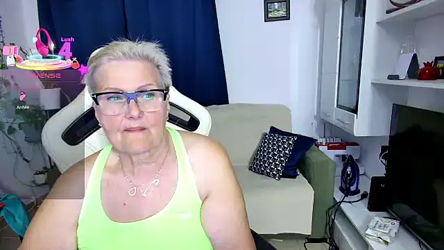 Snapshot of Selenna57 chatting on 05-01-26, 05:29 Selenna57 online show from 05-01-26, 05:29