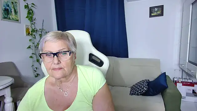 Snapshot of Selenna57 chatting on 04-11-26, 05:27 Selenna57 online show from 04-11-26, 05:27