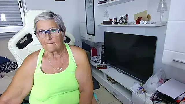 Snapshot of Selenna57 chatting on 06-29-26, 05:34 Selenna57 online show from 06-29-26, 05:34