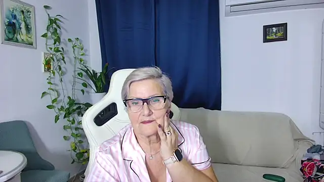 Selenna57 online show from 11-27-25, 06:52