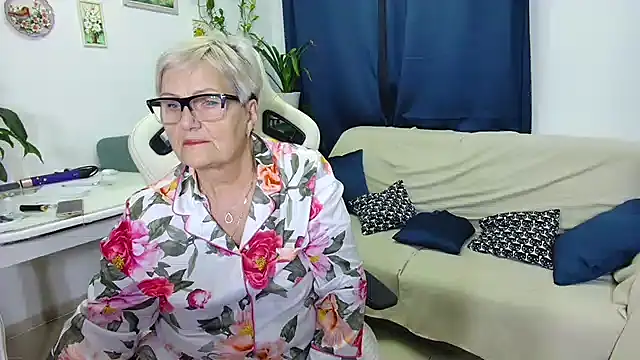 Selenna57 online show from 12-17-25, 07:08