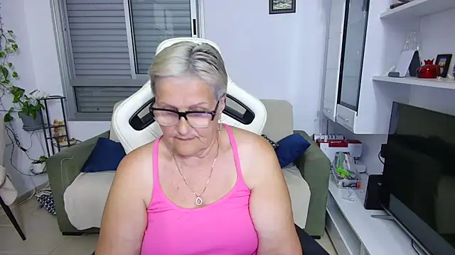 Snapshot of Selenna57 chatting on 05-12-26, 05:52 Selenna57 online show from 05-12-26, 05:52