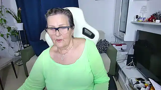 Snapshot of Selenna57 chatting on 04-05-26, 05:30 Selenna57 online show from 04-05-26, 05:30
