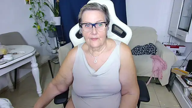 Snapshot of Selenna57 chatting on 04-03-26, 05:08 Selenna57 online show from 04-03-26, 05:08