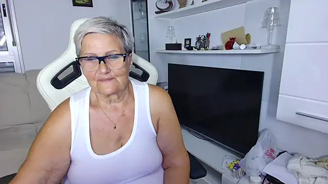 Snapshot of Selenna57 chatting on 07-03-26, 05:30 Selenna57 online show from 07-03-26, 05:30