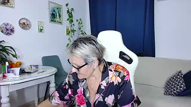 Selenna57 online show from 01-08-26, 06:25