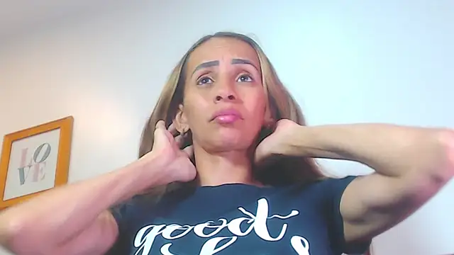 Amber Moore online show from 06-17-26, 07:13