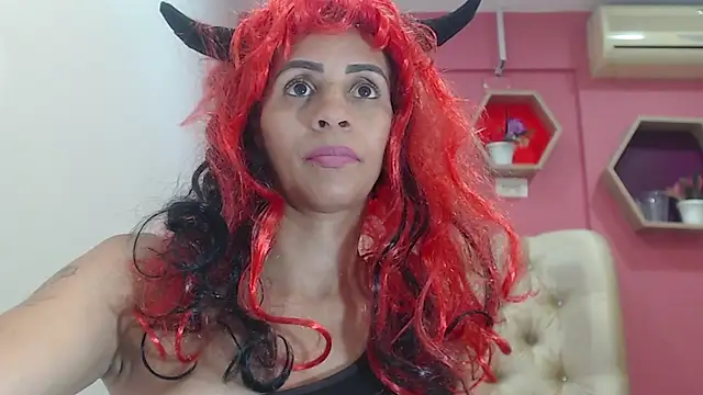 Amber Moore online show from 10-03-25, 10:00