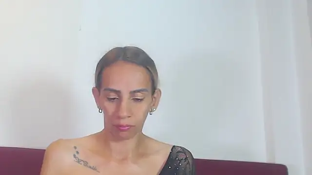 Snapshot of Amber_Moore chatting on 06-03-26, 02:33 Amber Moore online show from 06-03-26, 02:33