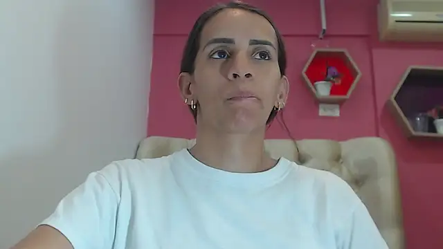 Amber Moore online show from 10-04-25, 03:46