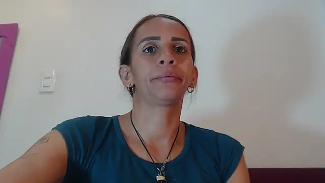 Amber Moore online show from 10-25-25, 03:56