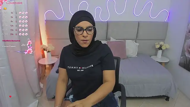 Snapshot of nashiira_ chatting on 12-03-24, 07:39 nashiira online show from 12-03-24, 07:39