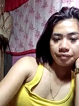Snapshot of Cutie_body11 chatting on 05-21-26, 11:24 Cutie body11 online show from 05-21-26, 11:24