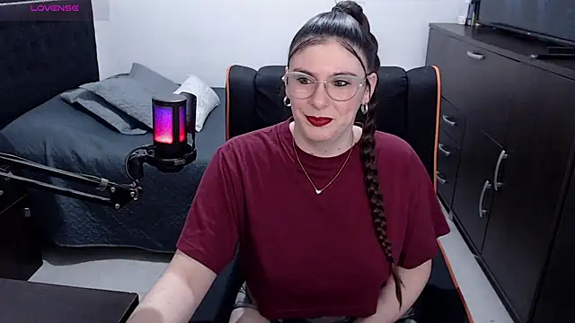 Snapshot of xxbbtaa chatting on 05-18-26, 02:33 xxbbtaa online show from 05-18-26, 02:33