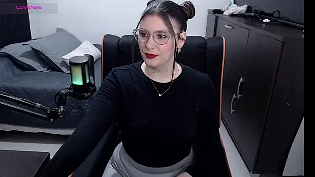 Snapshot of xxbbtaa chatting on 06-12-26, 08:39 xxbbtaa online show from 06-12-26, 08:39
