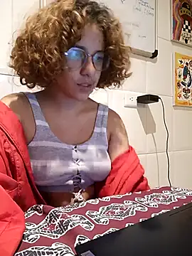 Snapshot of EmmaMelissa0521 chatting on 02-27-25, 12:36 EmmaMelissa0521 online show from 02-27-25, 12:36