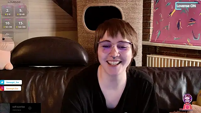 Snapshot of GamerGirl_Eve chatting on 09-25-25, 06:14 GamerGirl Eve online show from 09-25-25, 06:14