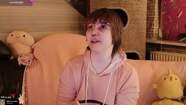 GamerGirl Eve online show from 11-26-25, 06:19