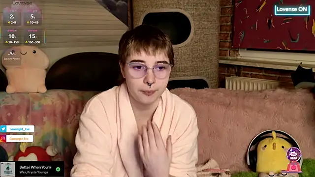 Snapshot of GamerGirl_Eve chatting on 09-11-25, 07:25 GamerGirl Eve online show from 09-11-25, 07:25