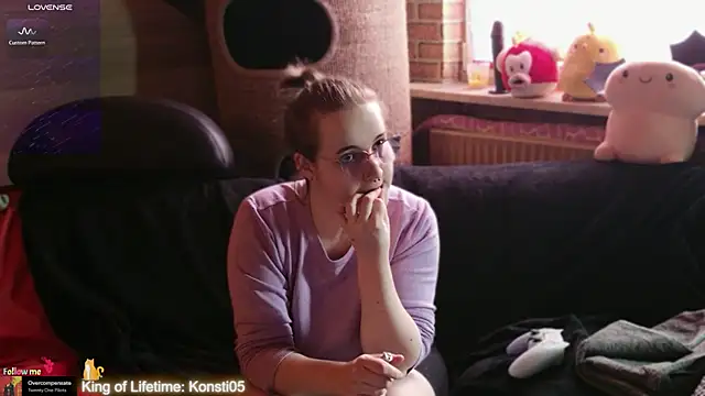 Snapshot of GamerGirl_Eve chatting on 05-20-26, 02:47 GamerGirl Eve online show from 05-20-26, 02:47