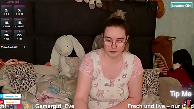 Snapshot of GamerGirl_Eve chatting on 02-16-25, 07:27 GamerGirl Eve online show from 02-16-25, 07:27