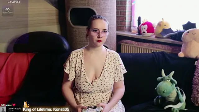 Snapshot of GamerGirl_Eve chatting on 05-24-26, 02:39 GamerGirl Eve online show from 05-24-26, 02:39