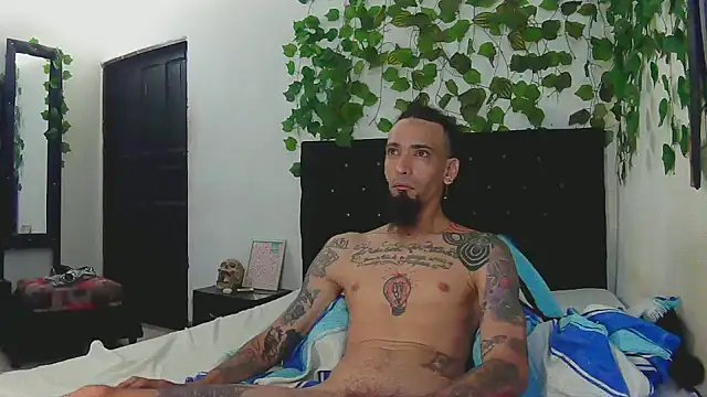 Snapshot of caribbeanlover1 chatting on 09-20-25, 01:27 caribbeanlover1 online show from 09-20-25, 01:27