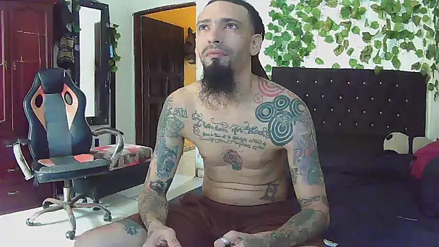 Snapshot of caribbeanlover1 chatting on 04-30-26, 02:13 caribbeanlover1 online show from 04-30-26, 02:13