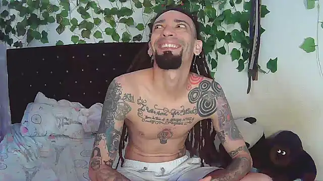 Snapshot of caribbeanlover1 chatting on 03-20-25, 12:11 caribbeanlover1 online show from 03-20-25, 12:11