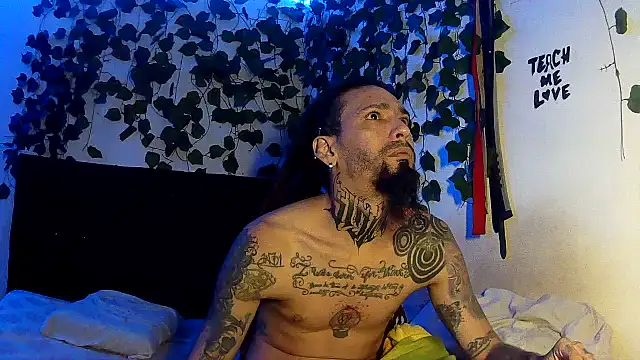 Snapshot of caribbeanlover1 chatting on 07-12-26, 06:25 caribbeanlover1 online show from 07-12-26, 06:25