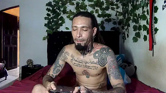 Snapshot of caribbeanlover1 chatting on 05-12-26, 07:53 caribbeanlover1 online show from 05-12-26, 07:53