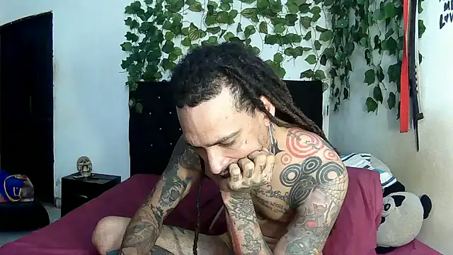Snapshot of caribbeanlover1 chatting on 05-26-26, 01:42 caribbeanlover1 online show from 05-26-26, 01:42