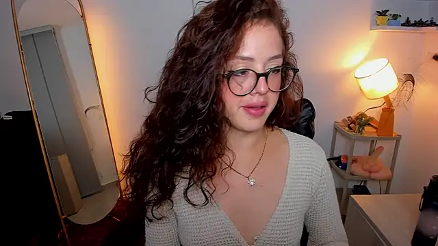 Cassandra Caiin online show from 10-24-25, 05:17