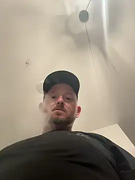 Snapshot of smokeymt420 chatting on 09-25-25, 04:40 smokeymt420 online show from 09-25-25, 04:40