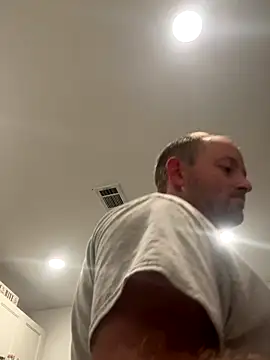 Snapshot of smokeymt420 chatting on 10-11-25, 04:02 smokeymt420 online show from 10-11-25, 04:02