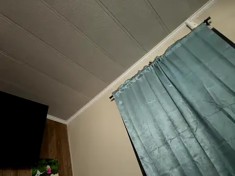 Snapshot of smokeymt420 chatting on 11-13-25, 07:23 smokeymt420 online show from 11-13-25, 07:23