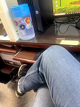 Snapshot of bigshow112 chatting on 12-04-24, 06:05 bigshow112 online show from 12-04-24, 06:05