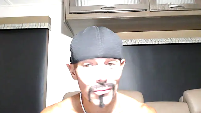 Snapshot of ThickD2C chatting on 06-12-26, 05:43 ThickD2C online show from 06-12-26, 05:43