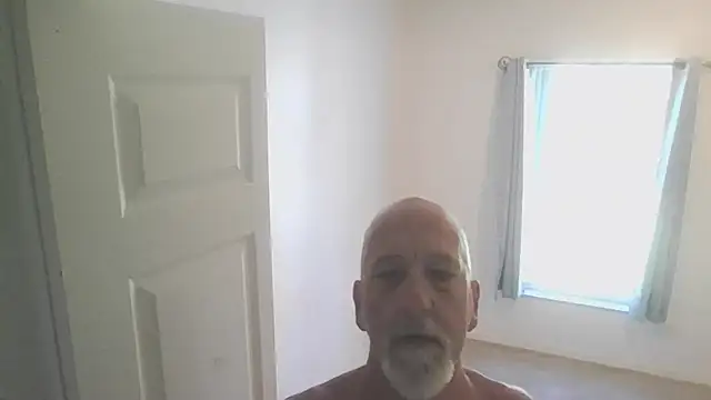 Snapshot of Yankeedave420 chatting on 10-18-25, 03:14 Yankeedave420 online show from 10-18-25, 03:14
