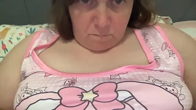 Snapshot of ParisNova chatting on 06-12-26, 10:07 ParisNova online show from 06-12-26, 10:07