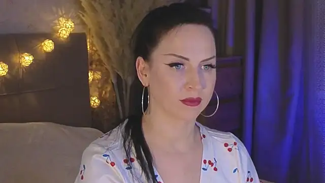 Snapshot of lily_conor chatting on 12-14-24, 03:25 lily conor online show from 12-14-24, 03:25